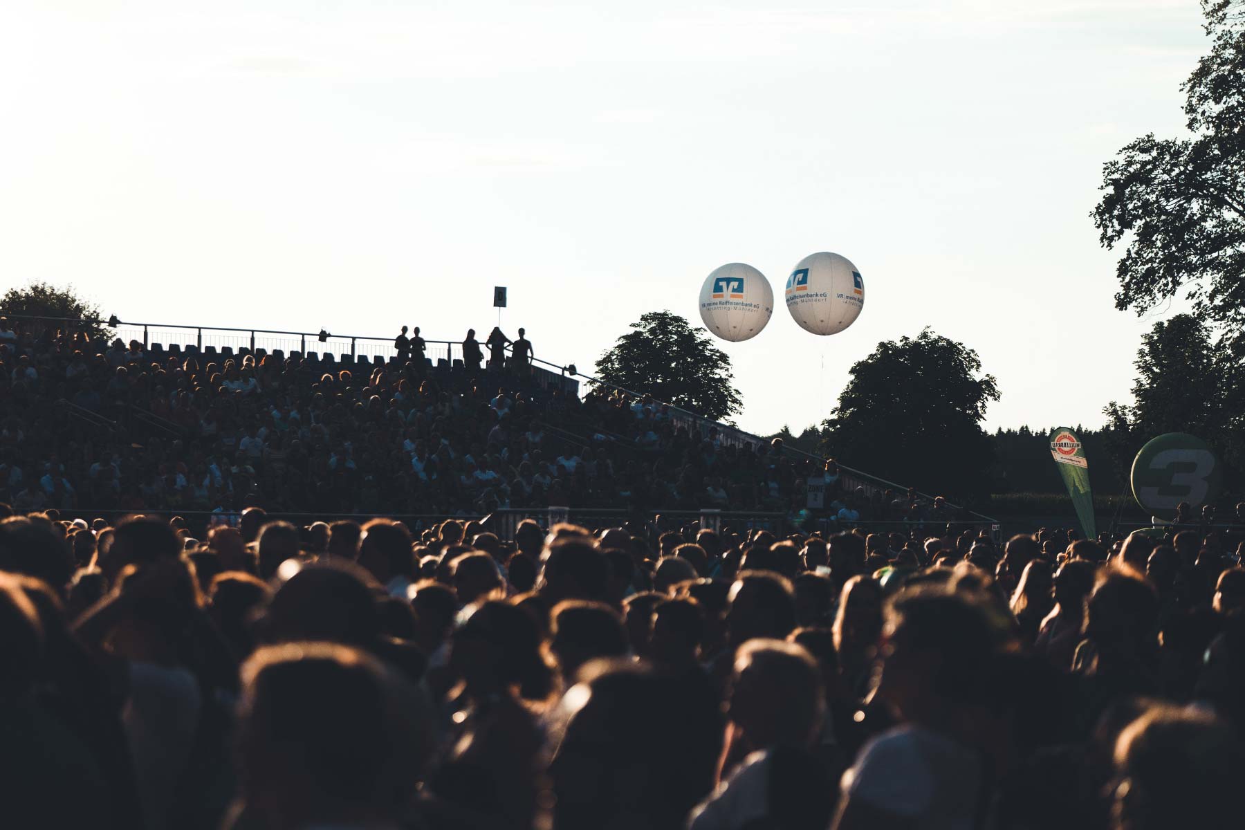 Bender Tribünen, Bühnen und Stadien für Kultur Veranstaltungen Events397